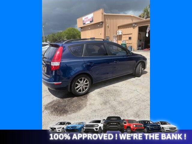 2012 Hyundai ELANTRA Touring SE - Photo 4 - Naples, FL 34112