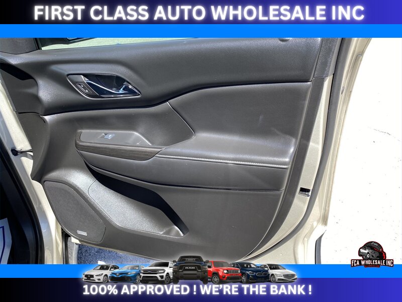 2017 GMC Acadia SLT-1   - Photo 48 - Naples, FL 34112