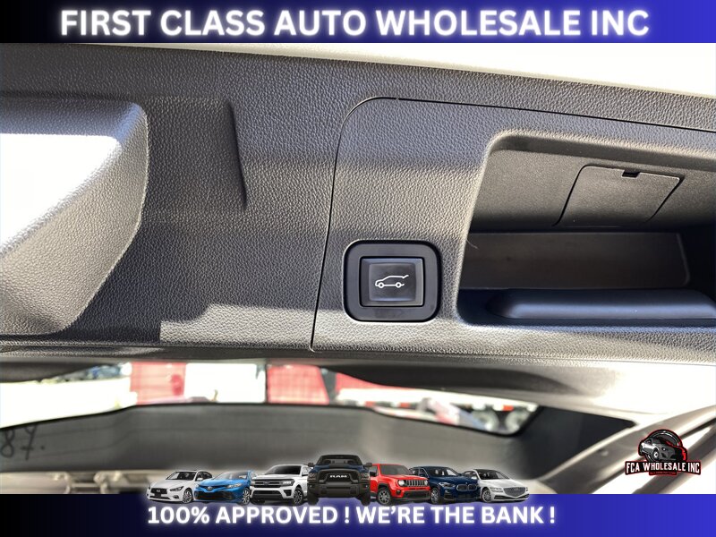 2017 GMC Acadia SLT-1   - Photo 11 - Naples, FL 34112