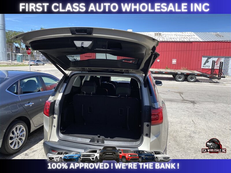 2017 GMC Acadia SLT-1   - Photo 12 - Naples, FL 34112