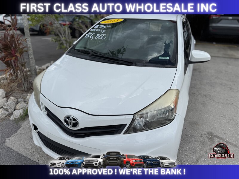 2013 Toyota Yaris 5-Door L   - Photo 4 - Naples, FL 34112