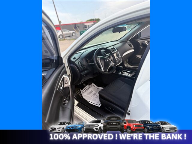 2017 Nissan Altima 2.5 - Photo 3 - Naples, FL 34112