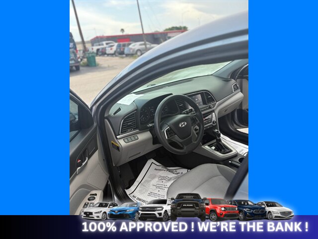 2017 Hyundai ELANTRA SE - Photo 3 - Naples, FL 34112