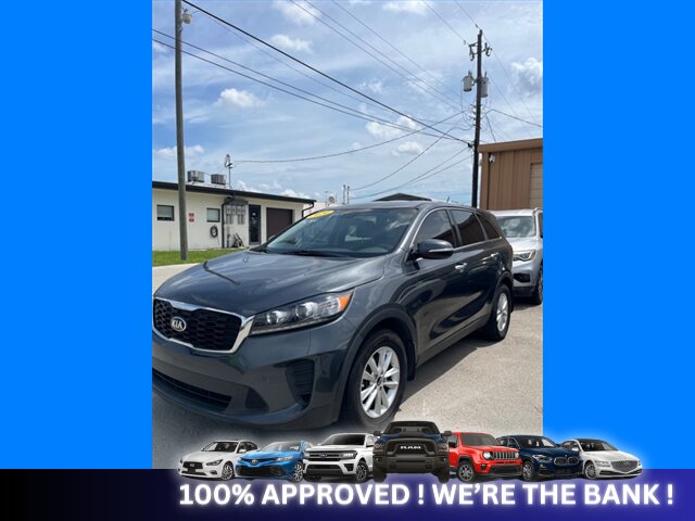 2020 Kia Sorento LX   - Photo 2 - Naples, FL 34112