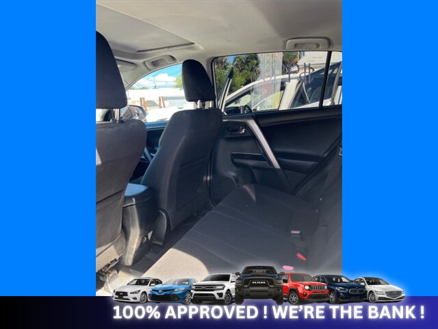 2017 Toyota RAV4 XLE   - Photo 6 - Naples, FL 34112