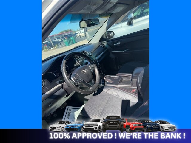 2016 Toyota Camry SE - Photo 5 - Naples, FL 34112