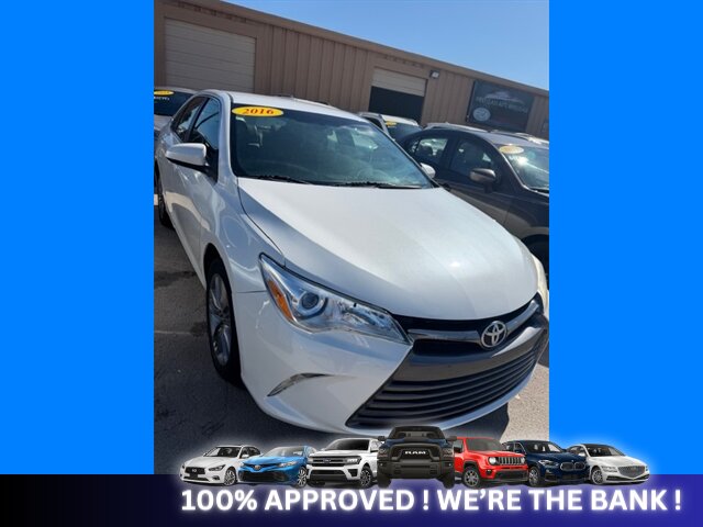 2016 Toyota Camry SE - Photo 4 - Naples, FL 34112