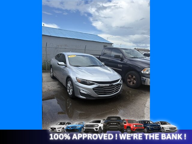 2019 Chevrolet Malibu LT   - Photo 4 - Naples, FL 34112