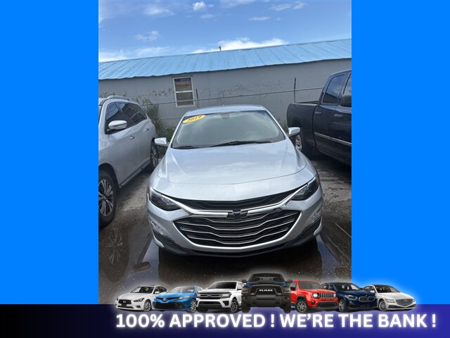 2019 Chevrolet Malibu LT   - Photo 1 - Naples, FL 34112