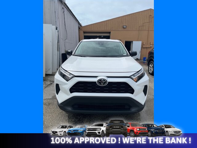 2023 Toyota RAV4 LE   - Photo 2 - Naples, FL 34112