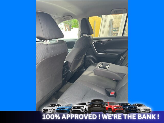 2023 Toyota RAV4 LE   - Photo 4 - Naples, FL 34112