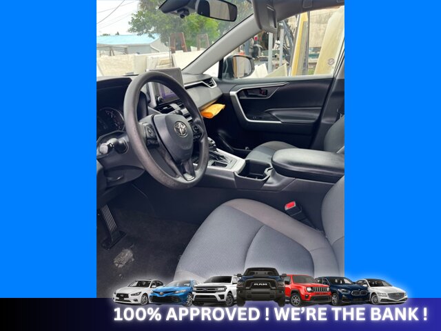 2023 Toyota RAV4 LE   - Photo 5 - Naples, FL 34112