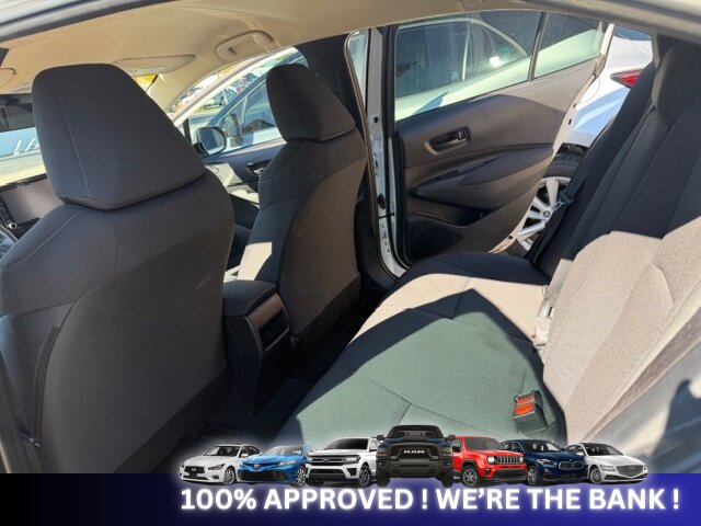 2022 Toyota Corolla LE   - Photo 4 - Naples, FL 34112