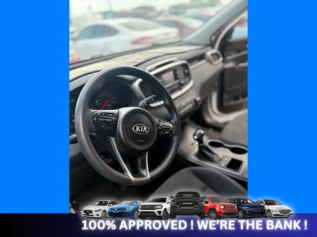 2017 Kia Sorento L - Photo 3 - Naples, FL 34112