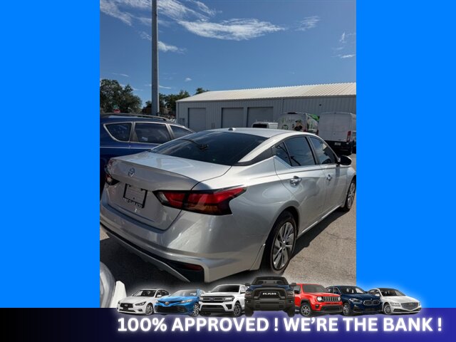 2019 Nissan Altima 2.5 S   - Photo 4 - Naples, FL 34112