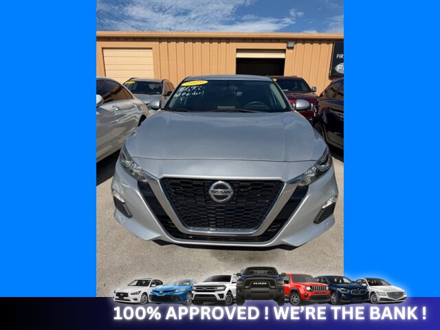 2019 Nissan Altima 2.5 S   - Photo 2 - Naples, FL 34112
