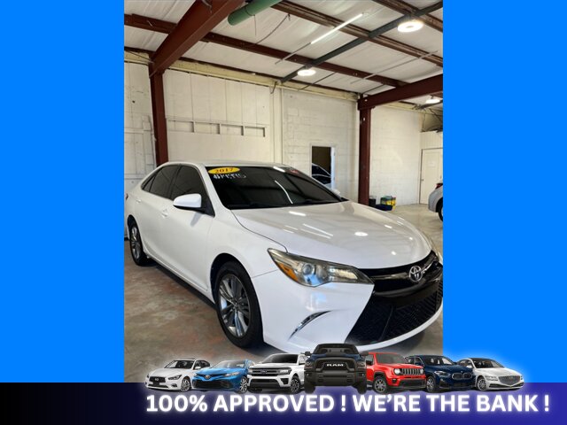 2017 Toyota Camry XSE   - Photo 3 - Naples, FL 34112