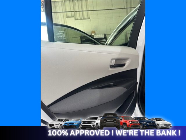 2022 Toyota Corolla LE - Photo 9 - Naples, FL 34112