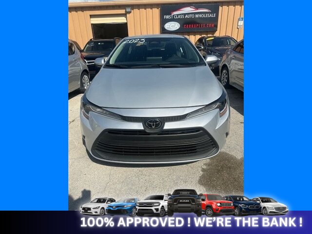 2023 Toyota Corolla LE   - Photo 2 - Naples, FL 34112