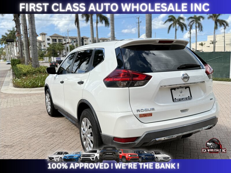 2017 Nissan Rogue S   - Photo 7 - Naples, FL 34112