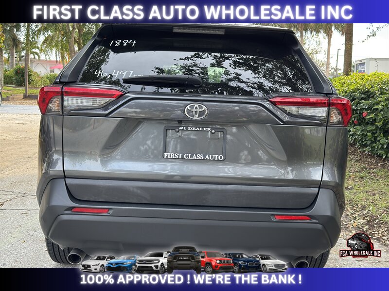 2022 Toyota RAV4 LE   - Photo 5 - Naples, FL 34112