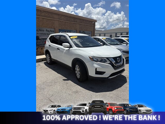 2017 Nissan Rogue S - Photo 4 - Naples, FL 34112