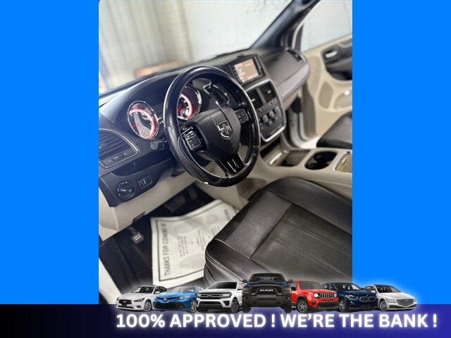 2019 Dodge Grand Caravan SXT - Photo 3 - Naples, FL 34112