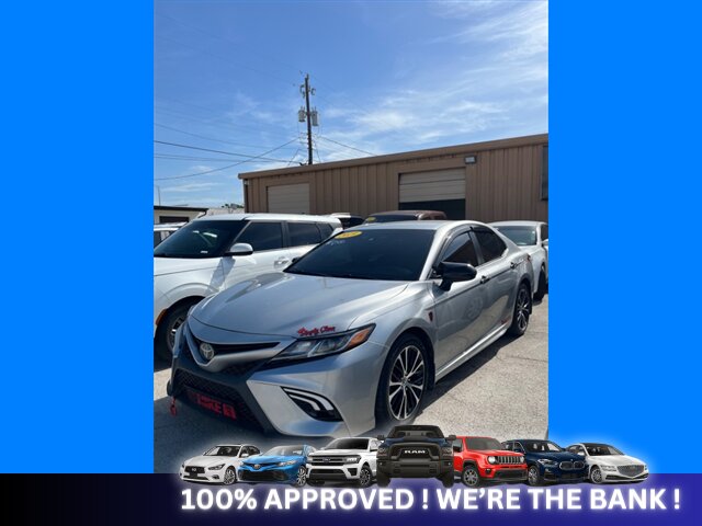 2019 Toyota Camry SE   - Photo 3 - Naples, FL 34112