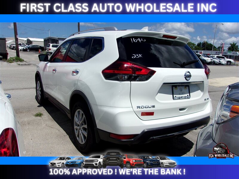 2017 Nissan Rogue S - Photo 5 - Naples, FL 34112