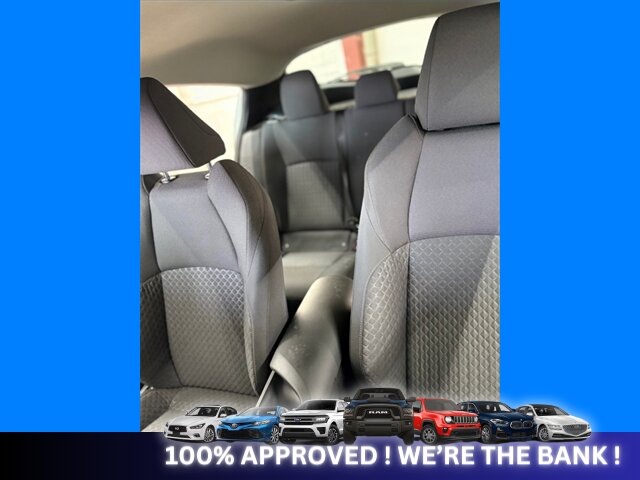 2021 Toyota C-HR LE - Photo 4 - Naples, FL 34112