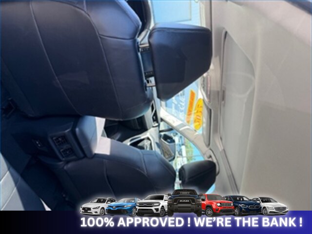 2022 Toyota RAV4 XLE Premium   - Photo 6 - Naples, FL 34112