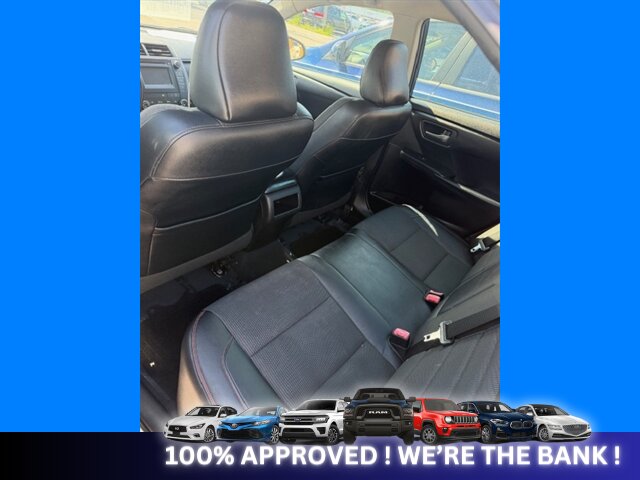 2016 Toyota Camry SE   - Photo 5 - Naples, FL 34112