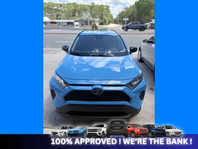 2021 Toyota RAV4 LE  