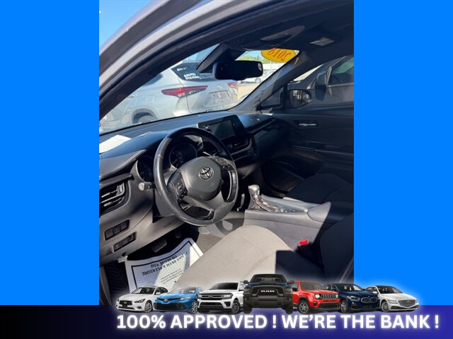 2018 Toyota C-HR XLE   - Photo 4 - Naples, FL 34112