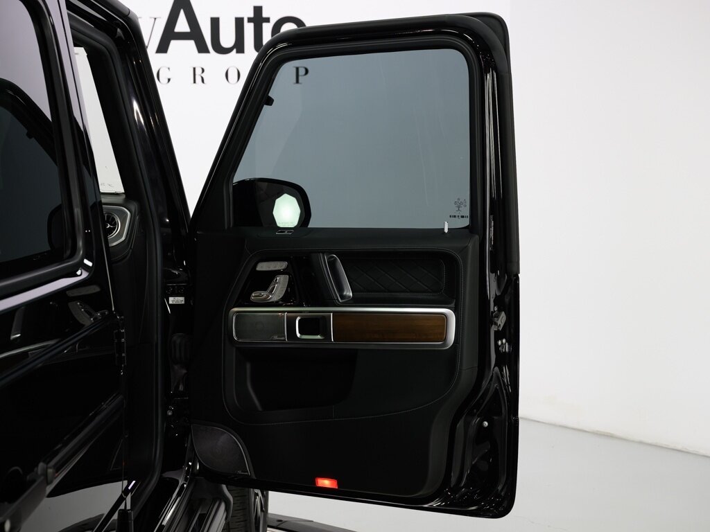 2019 Mercedes-Benz AMG G63 Exclusive Interior Pkg - Photo 39 - Sarasota, FL 34243