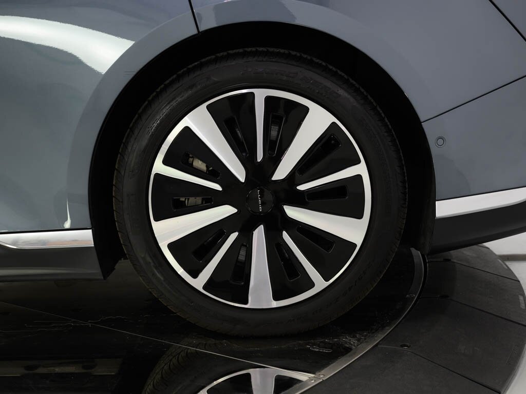 2024 Lucid Air Touring   - Photo 35 - Sarasota, FL 34243