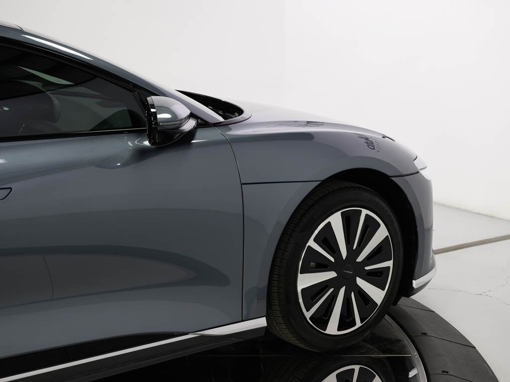 2024 Lucid Air Touring   - Photo 17 - Sarasota, FL 34243