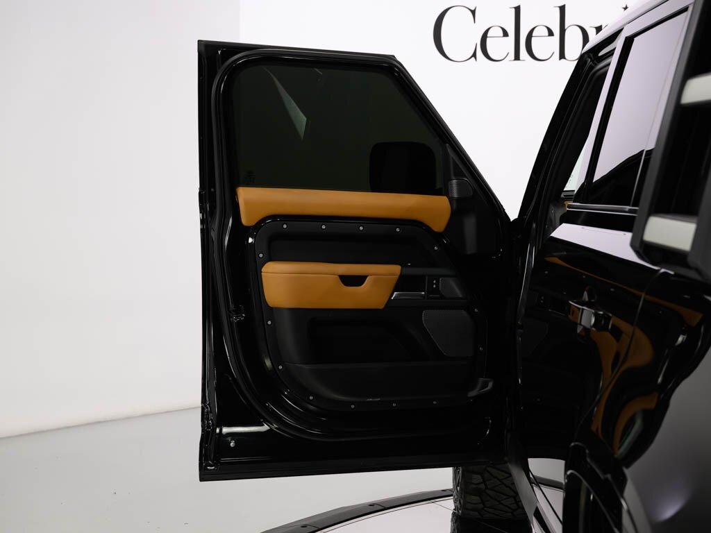 2021 Land Rover Defender 110 X 22 " Vosson Wheels 1.5 " Lift - Photo 40 - Sarasota, FL 34243