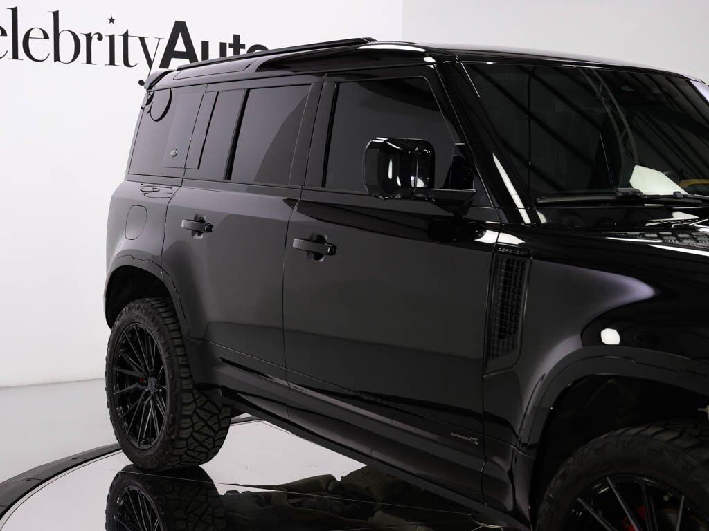 2021 Land Rover Defender 110 X 22 " Vosson Wheels 1.5 " Lift - Photo 15 - Sarasota, FL 34243