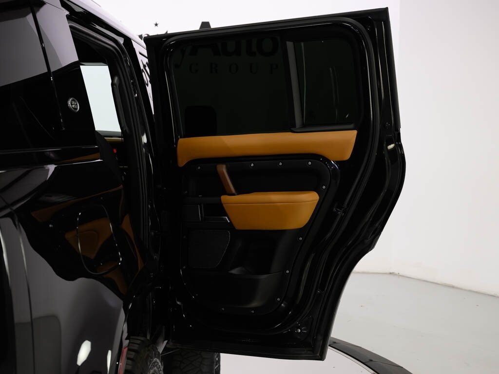 2021 Land Rover Defender 110 X 22 " Vosson Wheels 1.5 " Lift - Photo 43 - Sarasota, FL 34243