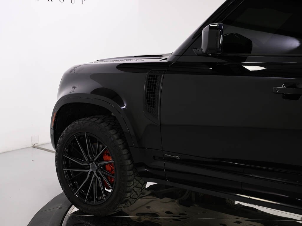 2021 Land Rover Defender 110 X 22 " Vosson Wheels 1.5 " Lift - Photo 18 - Sarasota, FL 34243