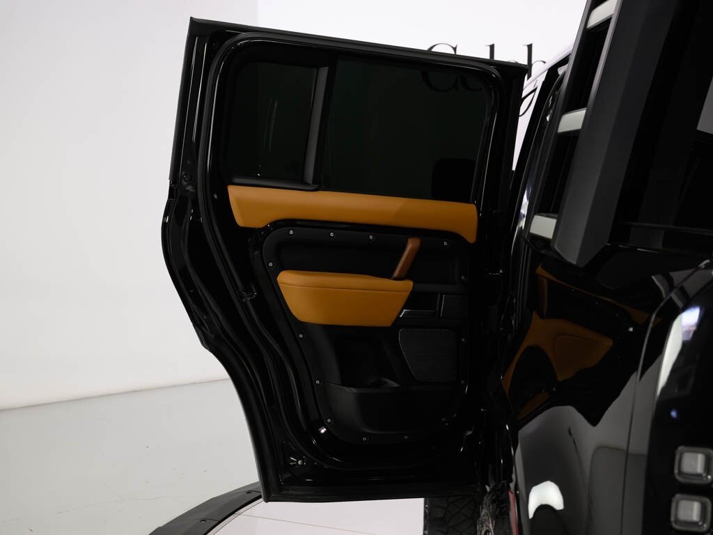 2021 Land Rover Defender 110 X 22 " Vosson Wheels 1.5 " Lift - Photo 42 - Sarasota, FL 34243