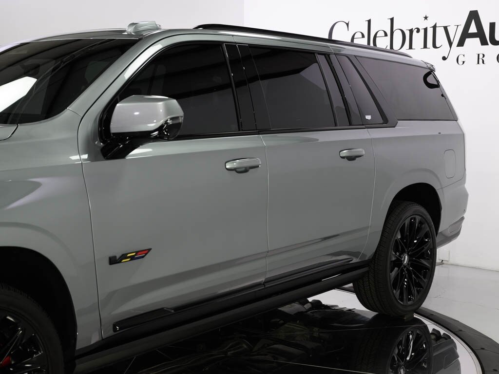 2025 Cadillac Escalade ESV AWD V-Series Onyx Pkg Super Cruise 24 " Wheels   - Photo 16 - Sarasota, FL 34243