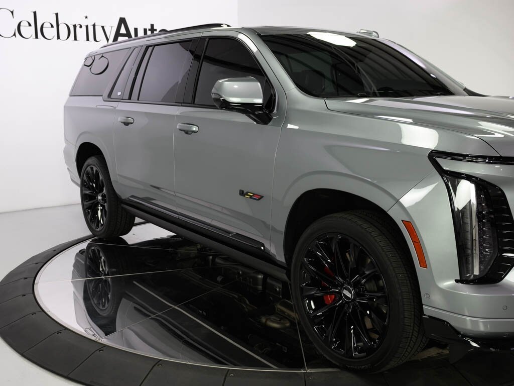 2025 Cadillac Escalade ESV AWD V-Series Onyx Pkg Super Cruise 24 " Wheels   - Photo 13 - Sarasota, FL 34243