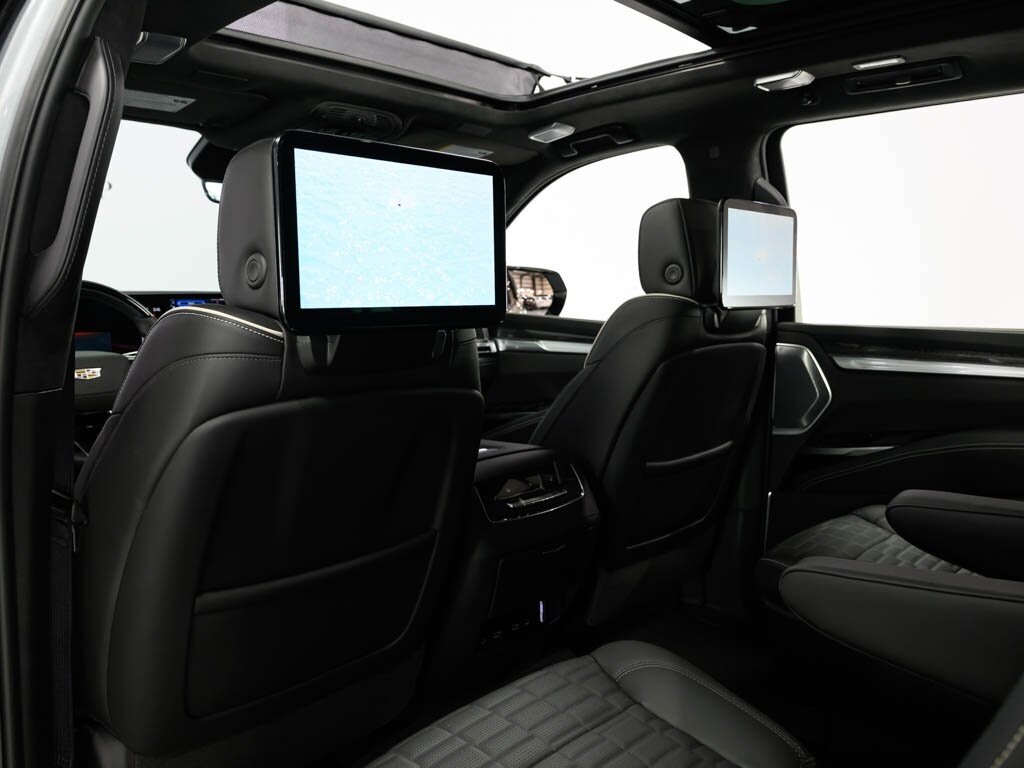 2025 Cadillac Escalade ESV AWD V-Series Onyx Pkg Super Cruise 24 " Wheels   - Photo 71 - Sarasota, FL 34243