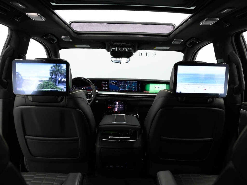 2025 Cadillac Escalade ESV AWD V-Series Onyx Pkg Super Cruise 24 " Wheels   - Photo 72 - Sarasota, FL 34243