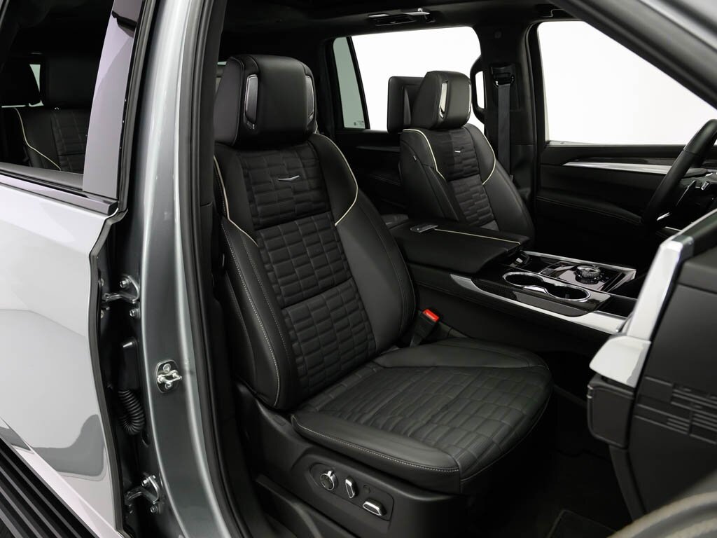 2025 Cadillac Escalade ESV AWD V-Series Onyx Pkg Super Cruise 24 " Wheels   - Photo 45 - Sarasota, FL 34243
