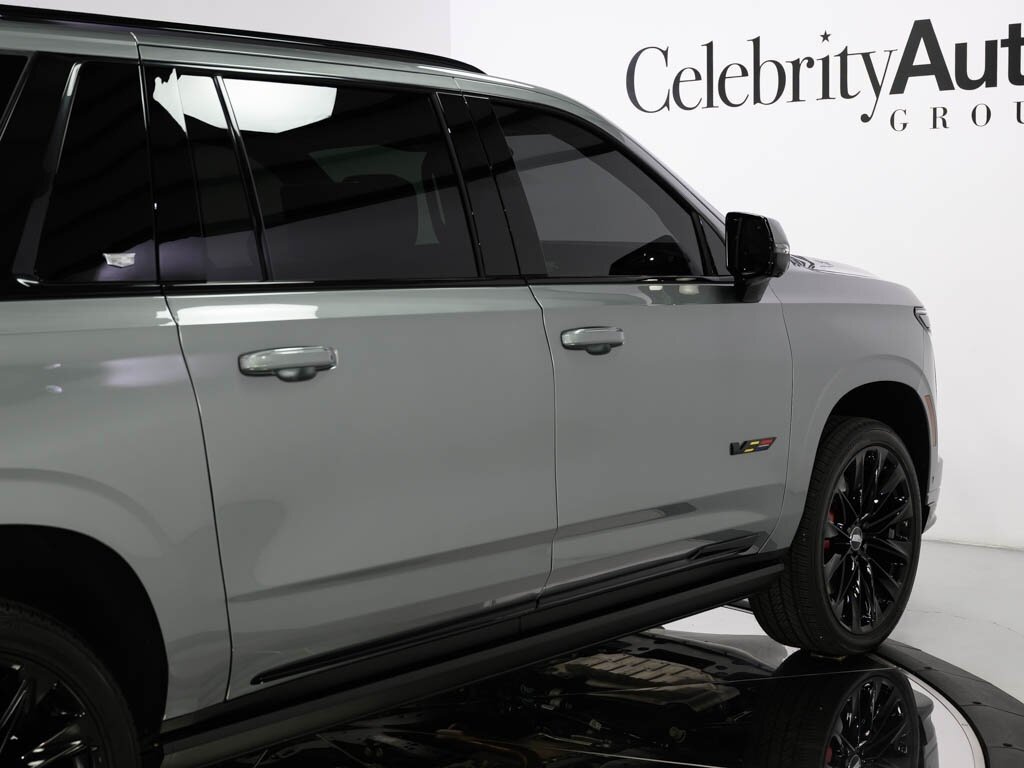 2025 Cadillac Escalade ESV AWD V-Series Onyx Pkg Super Cruise 24 " Wheels   - Photo 26 - Sarasota, FL 34243