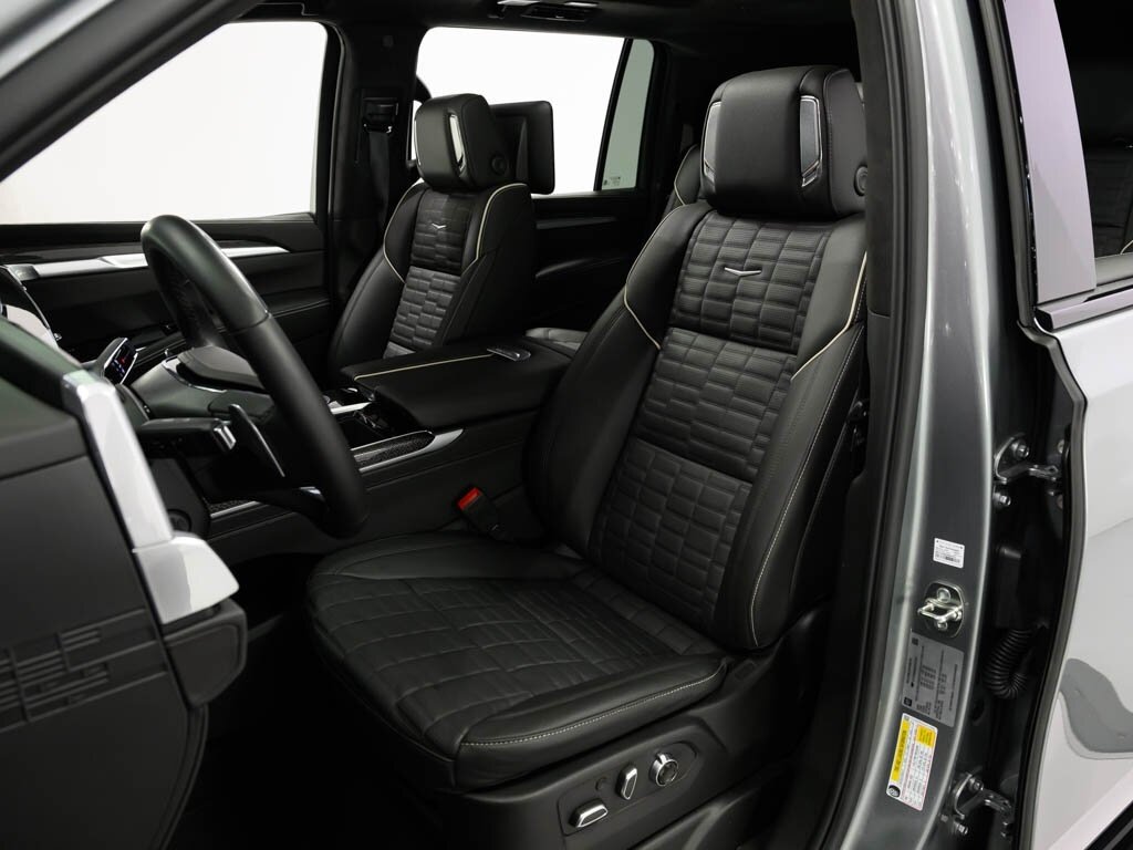 2025 Cadillac Escalade ESV AWD V-Series Onyx Pkg Super Cruise 24 " Wheels   - Photo 44 - Sarasota, FL 34243