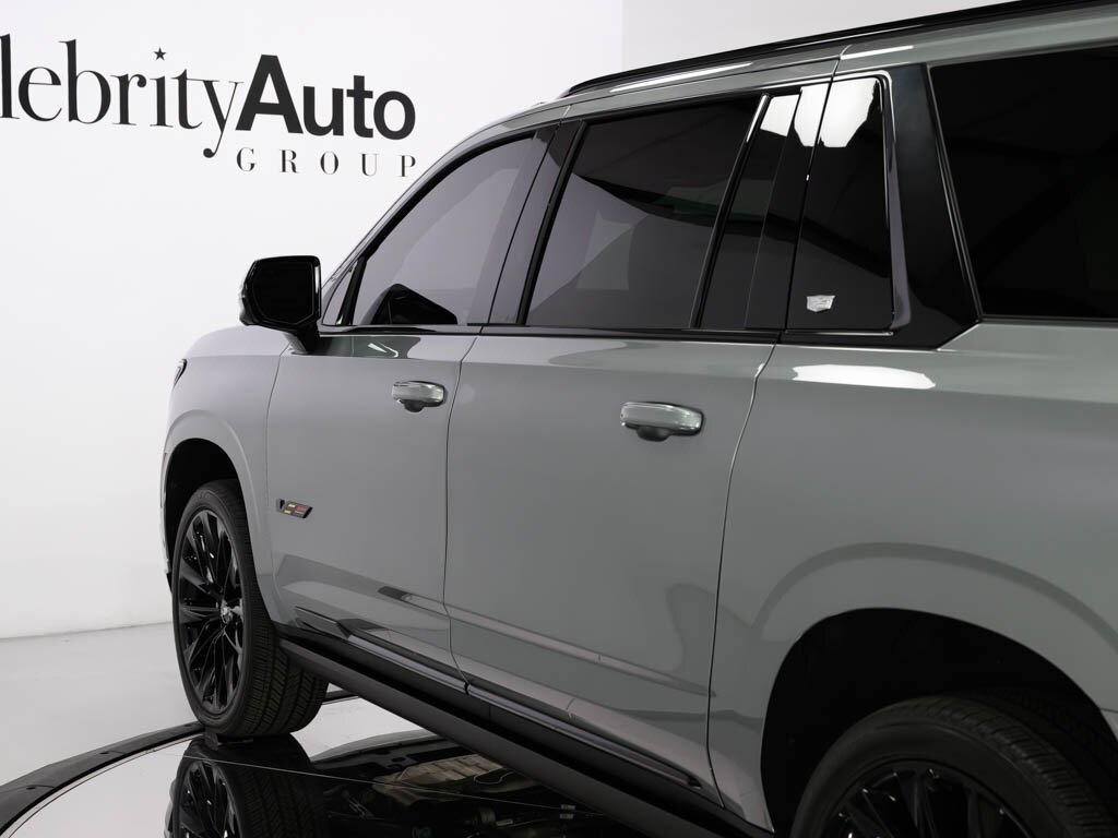 2025 Cadillac Escalade ESV AWD V-Series Onyx Pkg Super Cruise 24 " Wheels   - Photo 27 - Sarasota, FL 34243